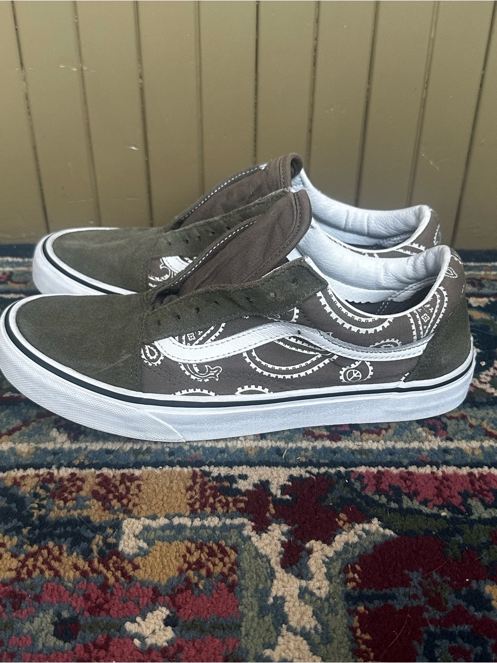 Vans Old Skool "Peace Paisley" sneakers in the Grape Leaf / True White unisex